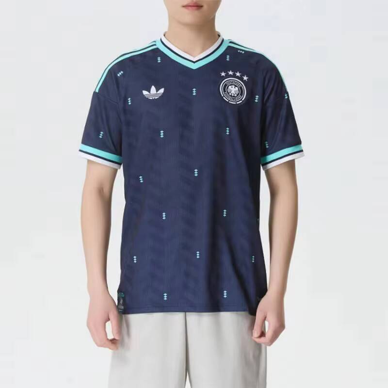 Kaos Tim Adidas Clover Jerman  - Crossfit Training ulasan dan harga