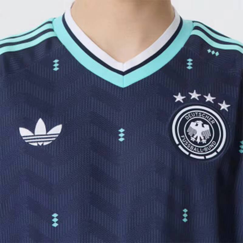 Kaos Tim Adidas Clover Jerman  - Crossfit Training ulasan dan harga